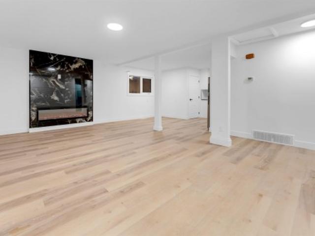7303 Ave Nw, Edmonton, AB, T5C 1Y1 house for sale | Listing ID E4507 | Royal LePage