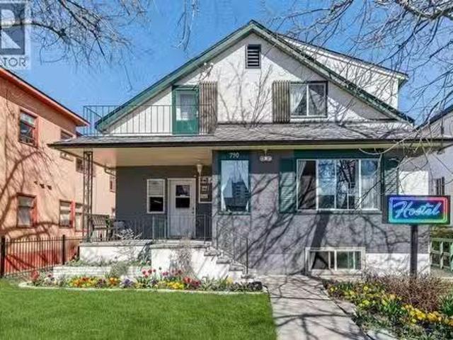 730 Bernard Avenue, Kelowna, BC, V1Y 6P5 house for sale Lis.