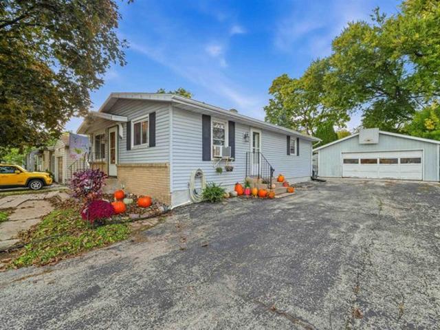730 S Center St, Beaver Dam, WI 53916
