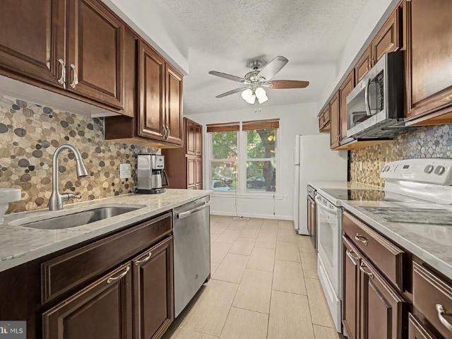 7315 Stream Way