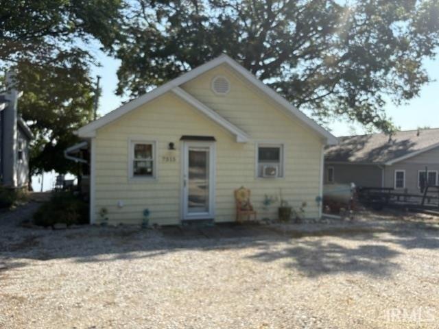 7315 S 020 Rd E, Wolcottville, IN 46795