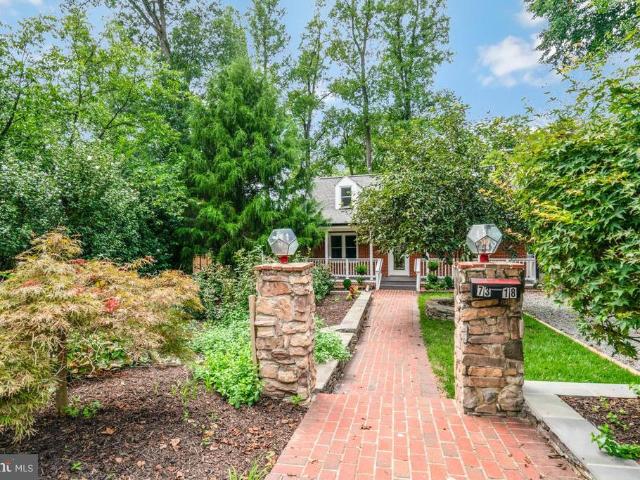 7318 Poplar Court