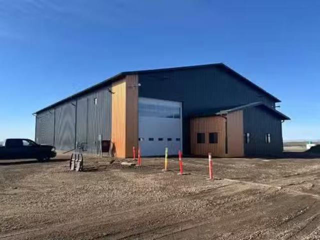 731056A Range Road 62, interactionsmith, AB, T0H 3C0 commerc.
