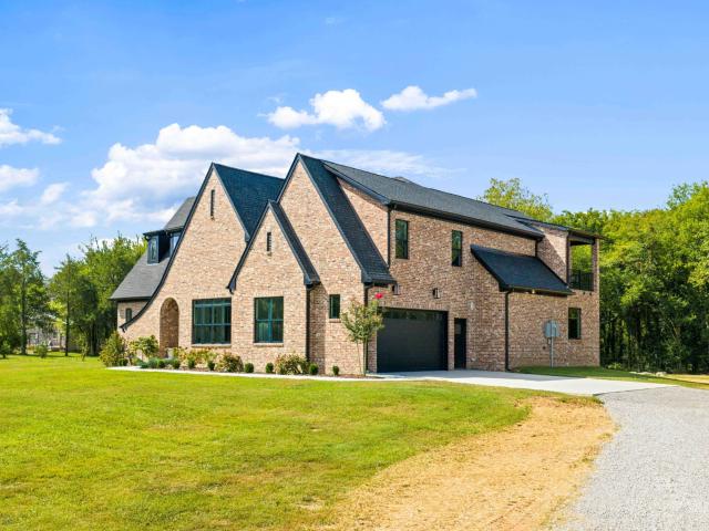 7312 Woodfin Rd