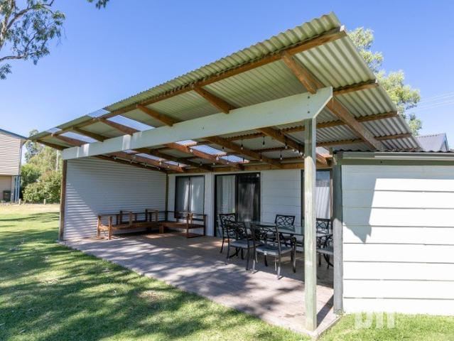 731 East Front Road, Younghusband