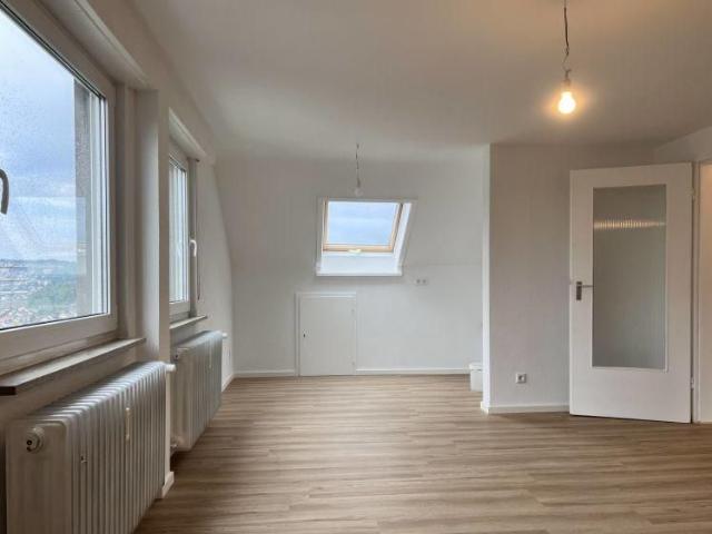 73249 Wernau: Schöne 2 Zi DG Whg 2025 neu renoviert!