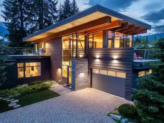 7325 Toni Sailer Lane, Whistler, BC, V8E 0E3 house for sale.