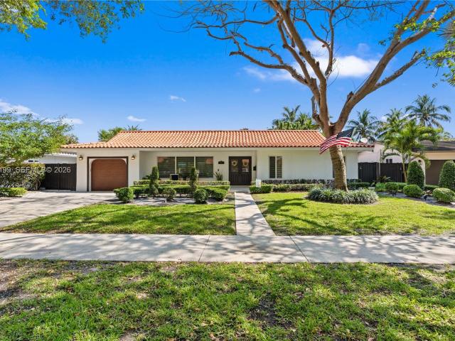 7327 Sabal Dr, Miami Lakes, FL 33014 | MLS #A11990