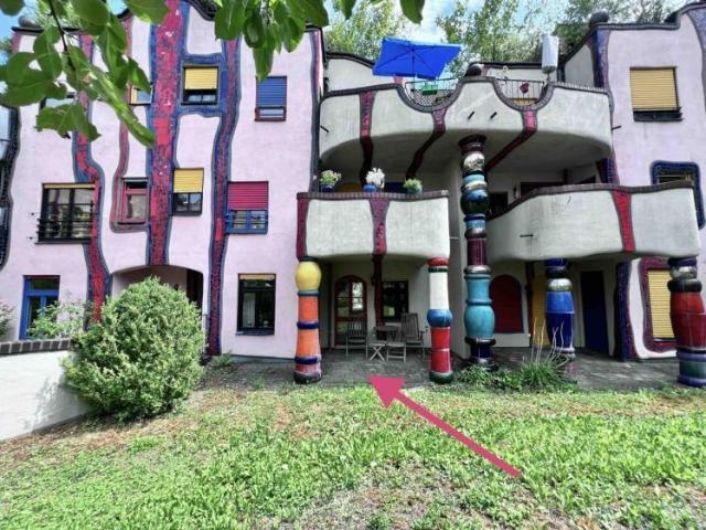 73207 Plochingen Zentrum: Große 2,5 Zi EG Wohnung im Hundertwasserhaus. Terrasse. Luxuriös möbliert