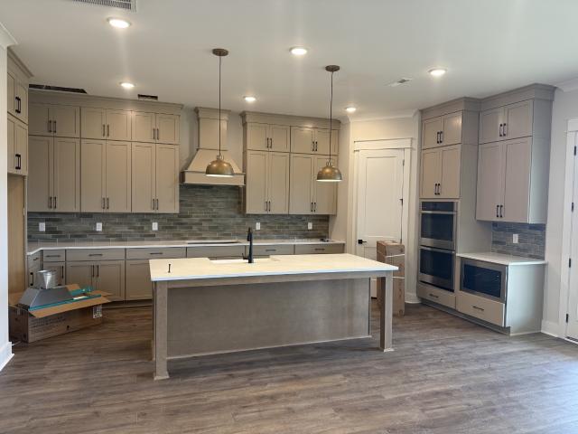 7320 Dutch River Circle