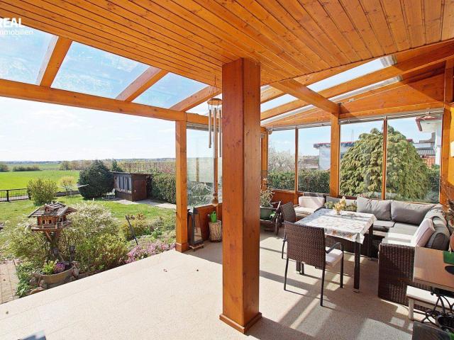 7321 Lackendorf: Ruhelage! Teilsaniertes und bezugsfertiges Einfamilienhaus mit Garage und großem Garten!