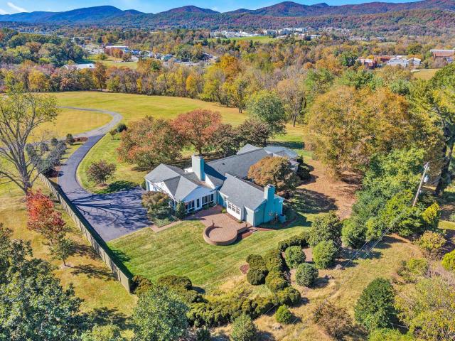 7323 La Marre Dr, Roanoke, VA
