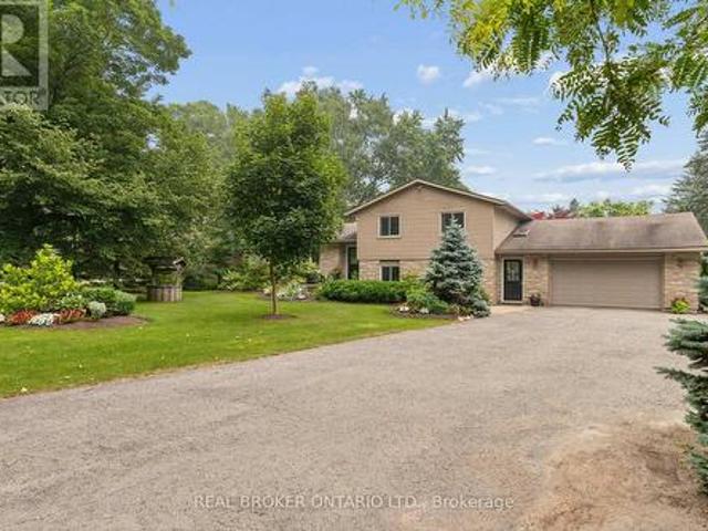 7323 Sideroad 15, Rr1 Road, Mapleton, ON, N0G 2K0 house for sale | Listing ID X13577 | Royal LePage