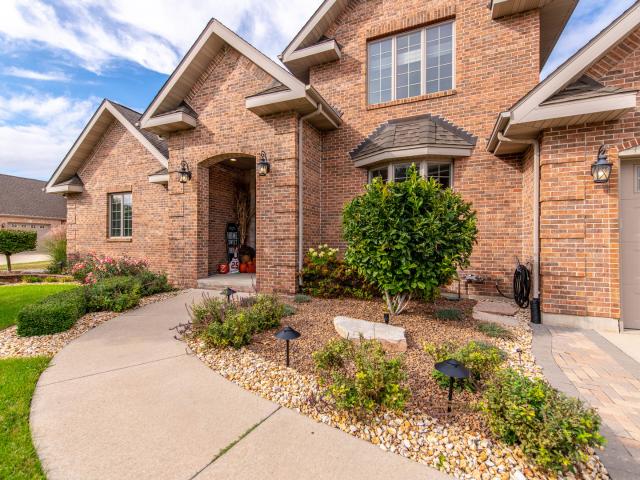 732 Edgewater Drive