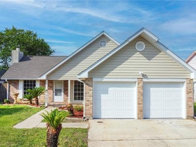 732 Lafayette Dr, Laplace, LA 70068