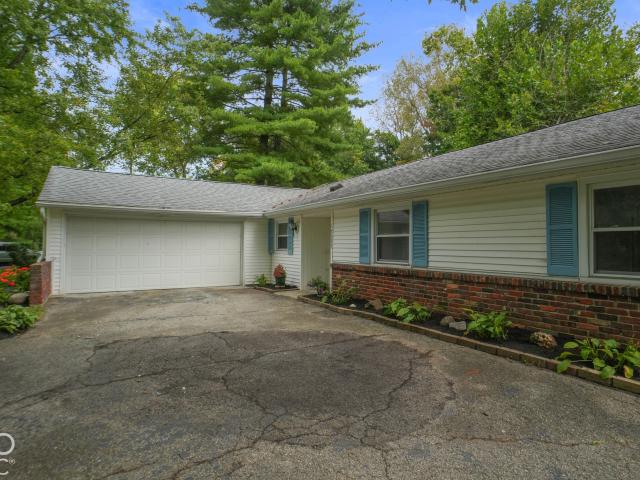 7337 Woodside Drive