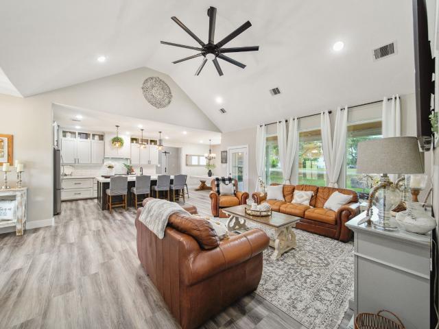 7332 Kurt Dr, Brenham, TX 77833 | MLS #46065