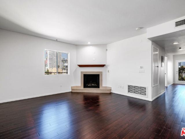 733 S Manhattan Place 405