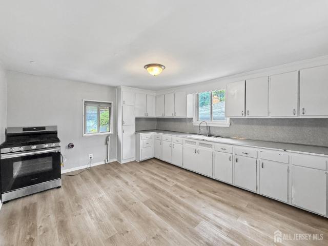 733 Schuyler Ave Avenue