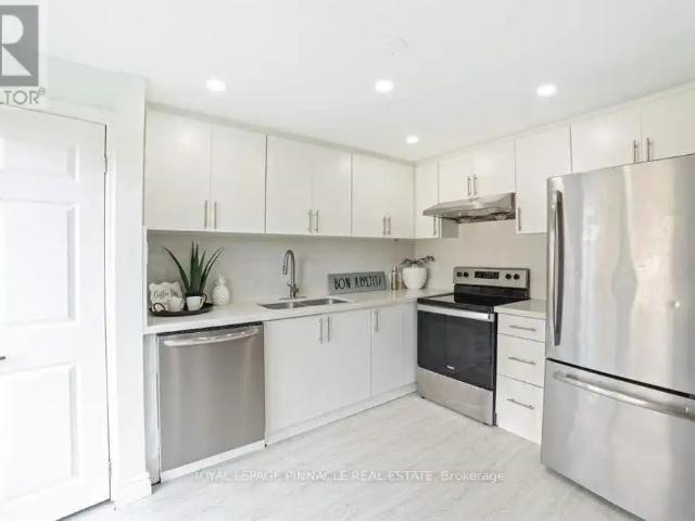 733 PARKVIEW CRESCENT