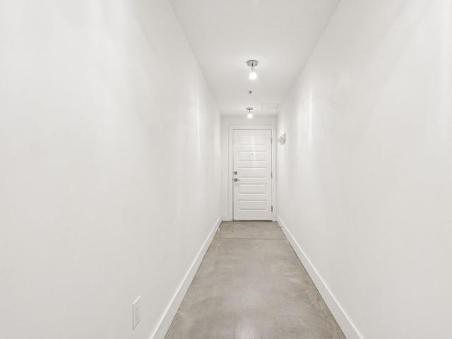 7345 St Laurent, #205