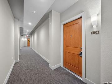 7342 Oak Manor, Unit 1104
