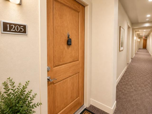 7342 Oak Manor Dr, Unit 1205