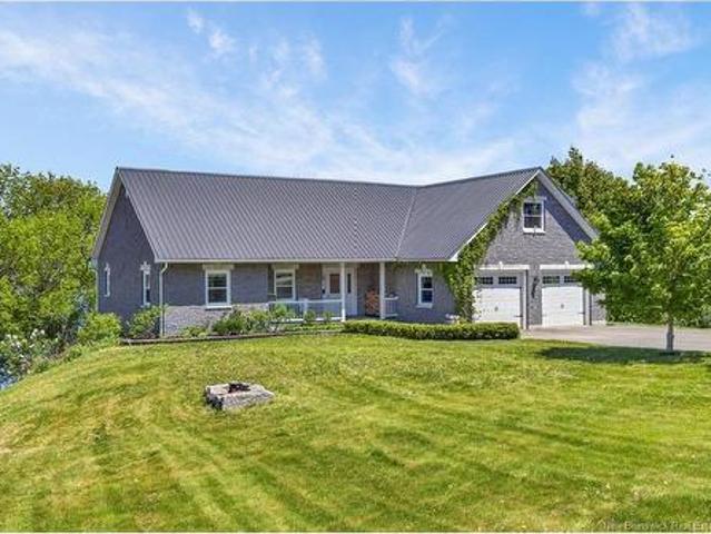 7343 Route 102, Dumfries, NB, E6G 1P6 Luxury House for sale | Listing ID NB141191 | Royal LePage Carriage Trade Luxury Properties