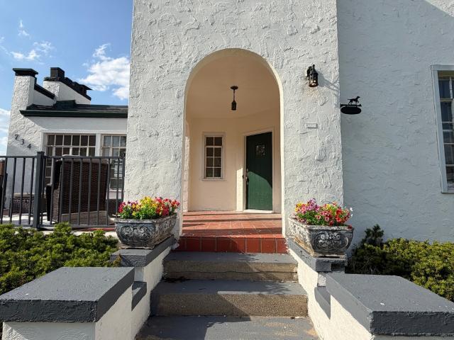 734 W 5th Street