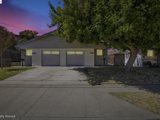7359 7 Glenoaks Way