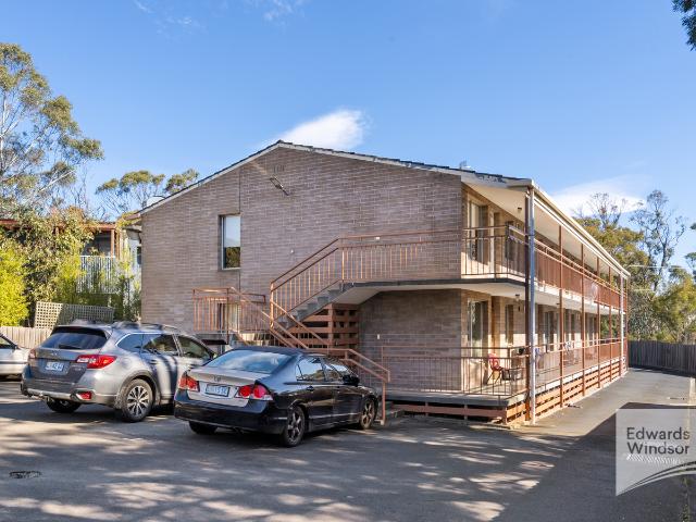 7/35 37 Olinda Grove Mount Nelson 7007 Australia Edwards Windsor