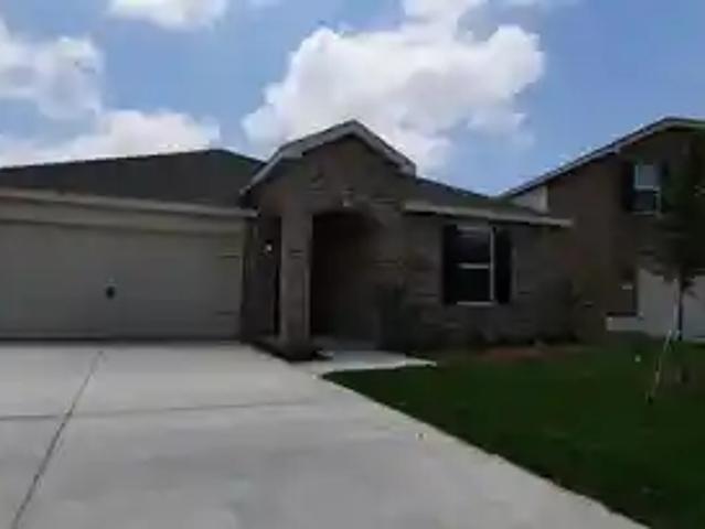 735 Brockwell Bnd, 3 beds, 2 full baths