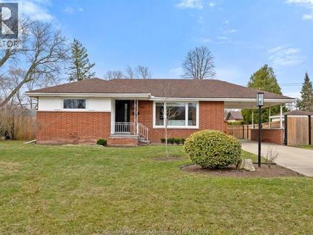 735 Lounsborough, Windsor, ON, N9G 1G1 house for sale | Listing ID 26019 | Royal LePage