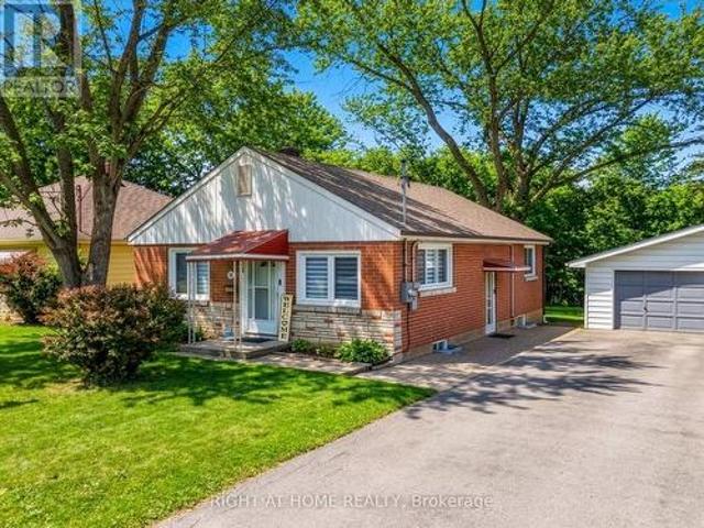735 Srigley Street, Newmarket, ON, L3Y 1X6 house for sale | Listing ID N13746 | Royal LePage