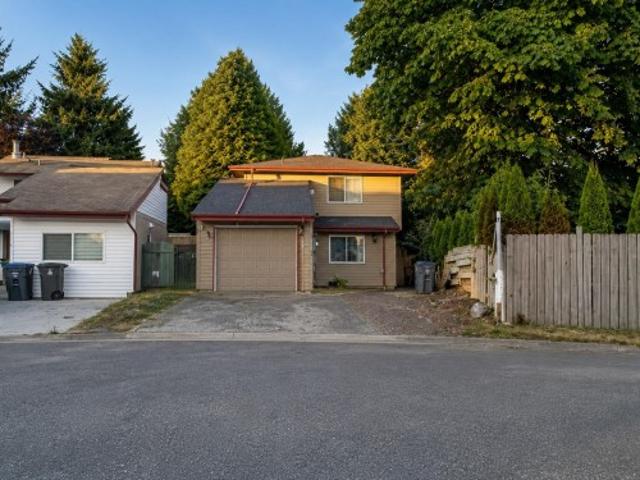 7366 A Street, Surrey, BC, V3W 7G9 house for sale | Listing ID R3148 | Royal LePage