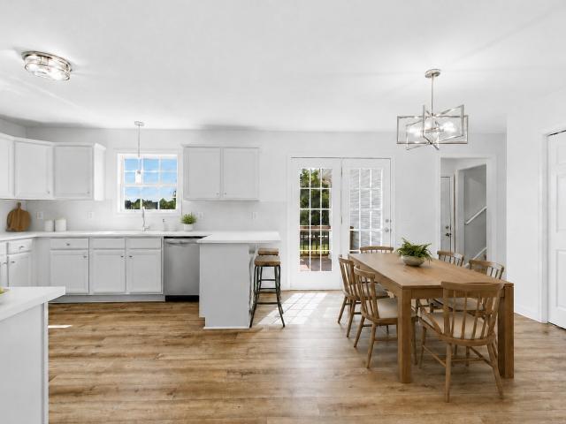 736 N Palmers Chapel Rd