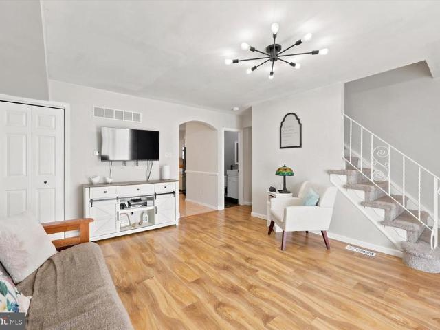 736 Village Lane