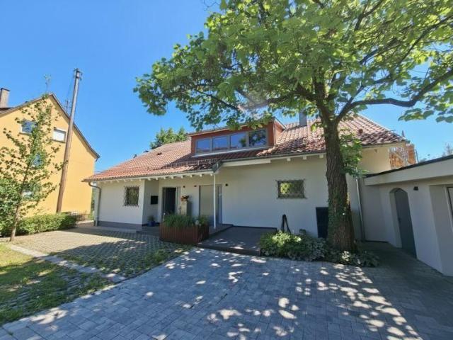 73732 Esslingen: 4,5 Zi Wohnung in bester naturnaher Lage. Beletage mit phantastischer Aussicht
