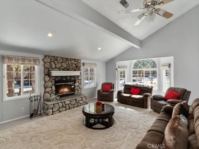 737 E Mountain View