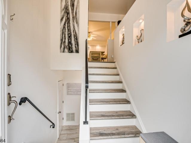 737 W 8Th St
