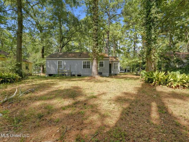 737 Woodbury Road