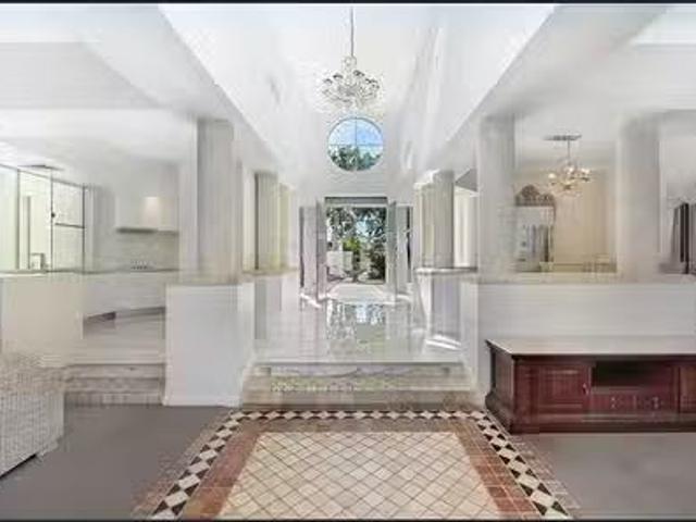7383 Marine Drive East, Hope Island, QLD 4212
