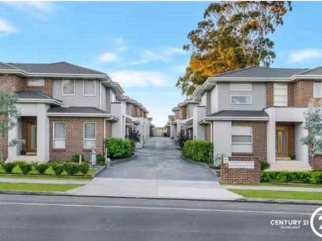 7/38 40 Stanbrook Street, Fairfield Heights Townhouse for rent.