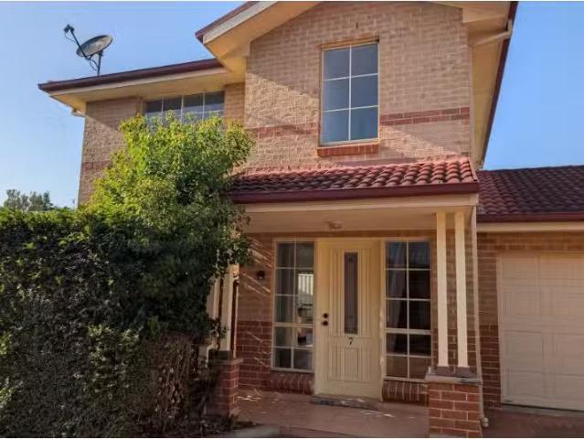 7/38 44 Verbena Avenue, Casula Townhouse for rent Listed by C.
