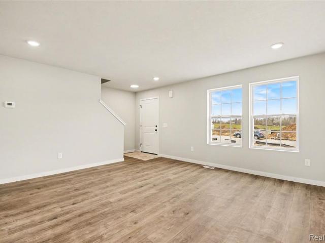 738 Lone Oak Way