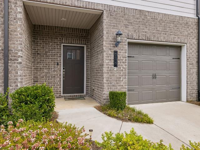 738 Prairie View Dr