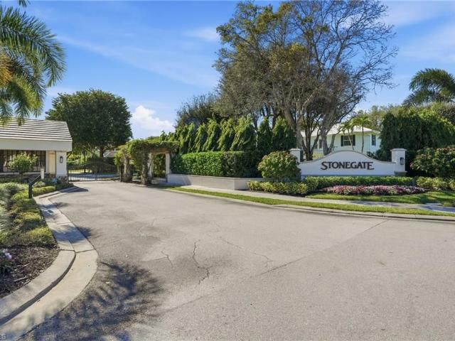 7395 Stonegate Dr, Naples, US, FL