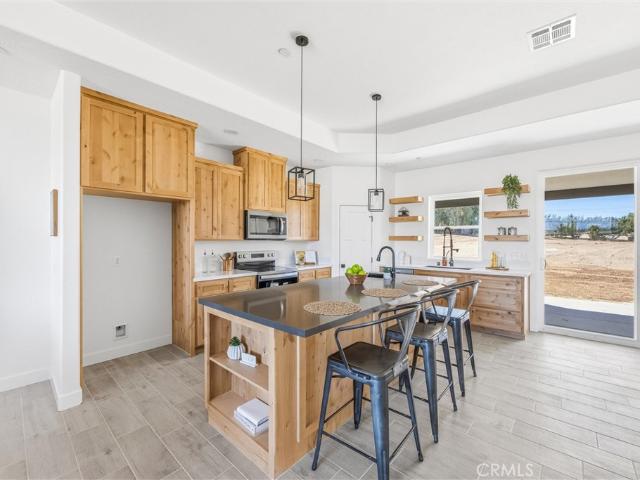 7390 Oakwood
