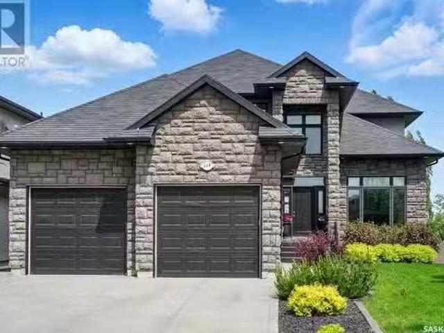 739 Beechdale Way, Saskatoon, SK, S7V 0A5 Luxury House for s.