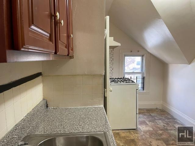 739 East 5th Street, Brooklyn, NY